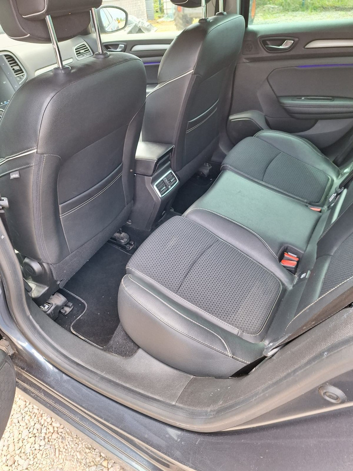 Renault Megane Blue dCi 95, zamjena - سيدان: صور 5 Renault Megane Blue dCi 95, zamjena - سيدان: صور 5