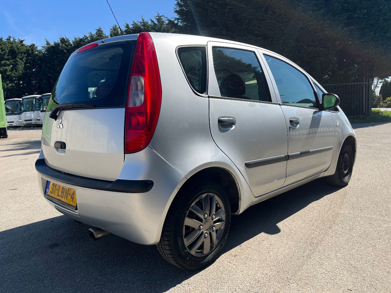 Mitsubishi Colt 1.3 Airco - سيارة: صور 3 Mitsubishi Colt 1.3 Airco - سيارة: صور 3