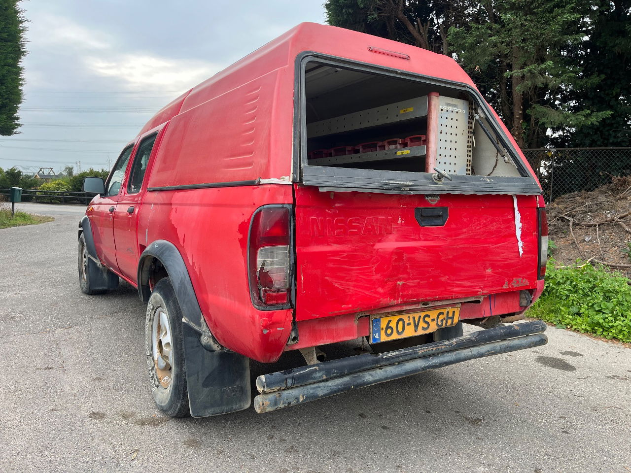 Nissan 4x4 - شاحنة البيك أب: صور 2 Nissan 4x4 - شاحنة البيك أب: صور 2