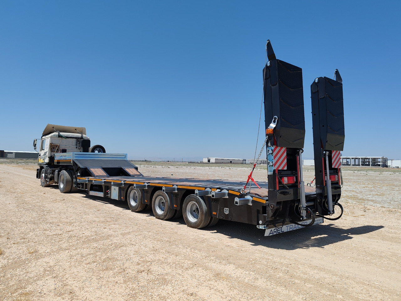 AREL TRAILER 3 AXLE LOW LOADER TRAILER - عربة مسطحة منخفضة نصف مقطورة: صور 4 AREL TRAILER 3 AXLE LOW LOADER TRAILER - عربة مسطحة منخفضة نصف مقطورة: صور 4