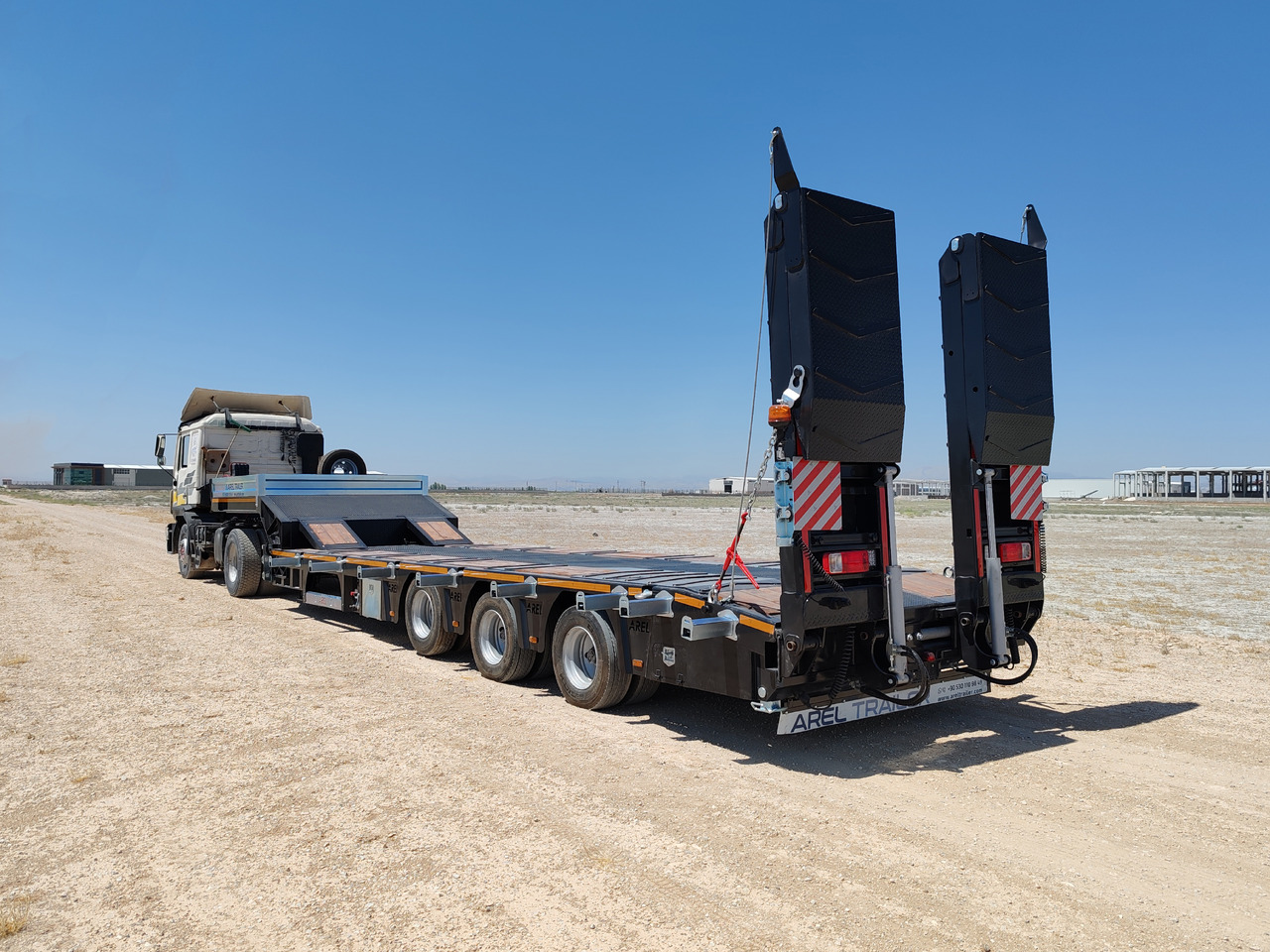 AREL TRAILER 3 AXLE LOW LOADER TRAILER - عربة مسطحة منخفضة نصف مقطورة: صور 1 AREL TRAILER 3 AXLE LOW LOADER TRAILER - عربة مسطحة منخفضة نصف مقطورة: صور 1