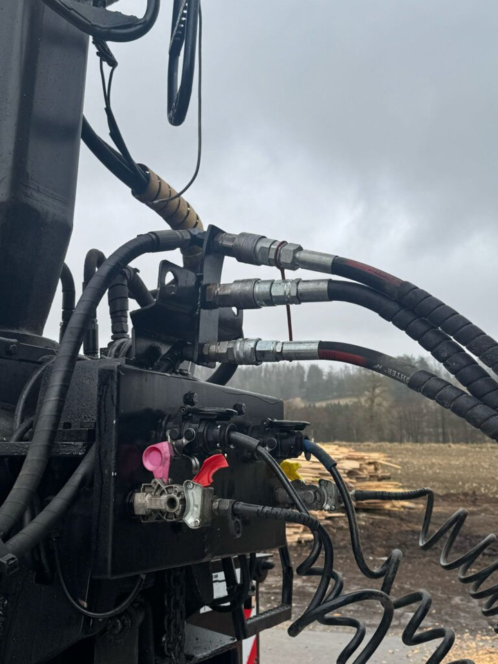 NACZEPA Z DŹWIGIEM DO DREWNA - نصف مقطورة اخشاب: صور 5 NACZEPA Z DŹWIGIEM DO DREWNA - نصف مقطورة اخشاب: صور 5