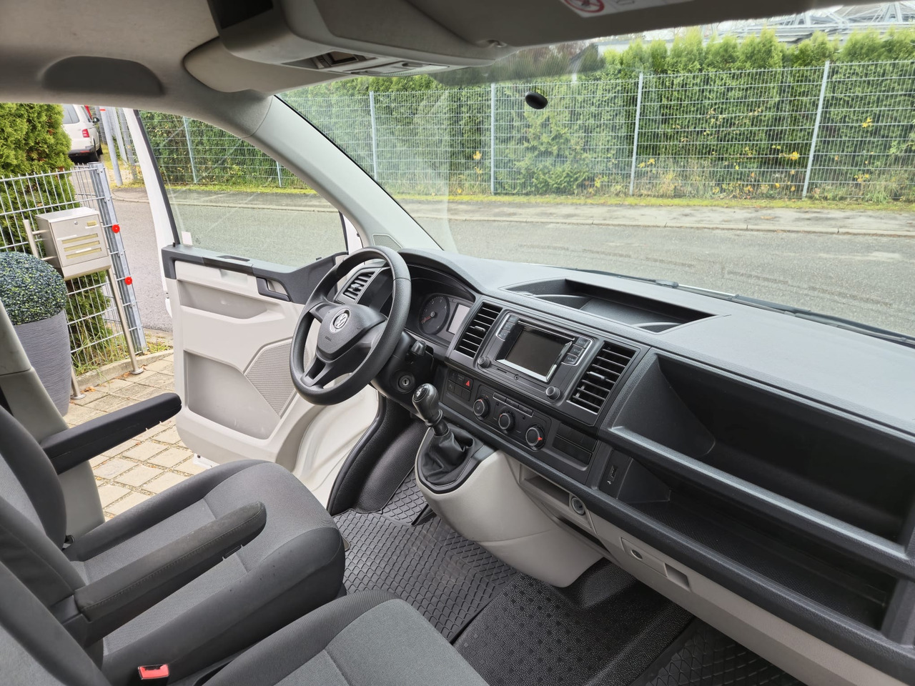 VOLKSWAGEN T6 Transporter Klima/PDC/AHK/Standheiz. - فان: صور 2 VOLKSWAGEN T6 Transporter Klima/PDC/AHK/Standheiz. - فان: صور 2