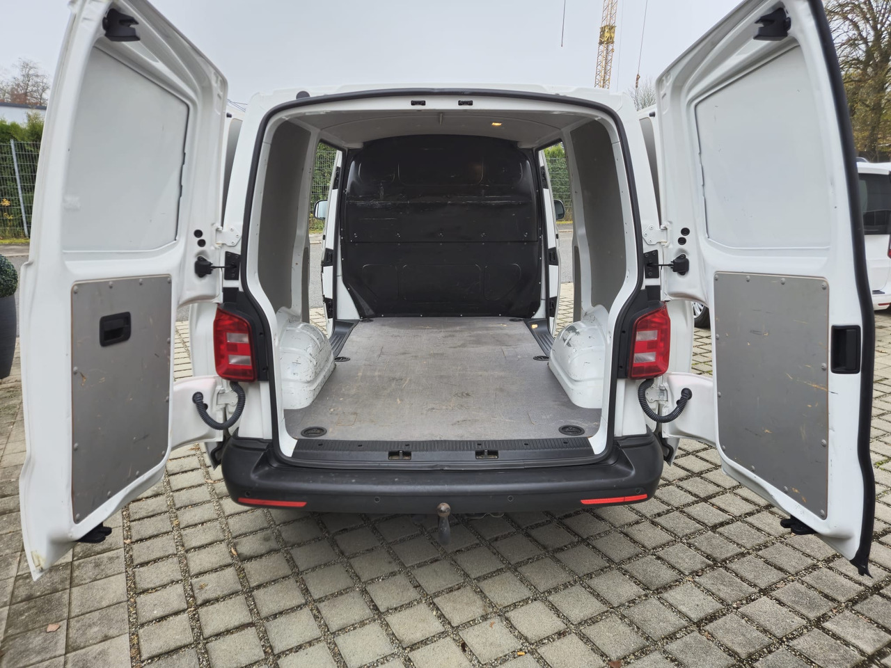 VOLKSWAGEN T6 Transporter Klima/PDC/AHK/Standheiz. - فان: صور 5 VOLKSWAGEN T6 Transporter Klima/PDC/AHK/Standheiz. - فان: صور 5