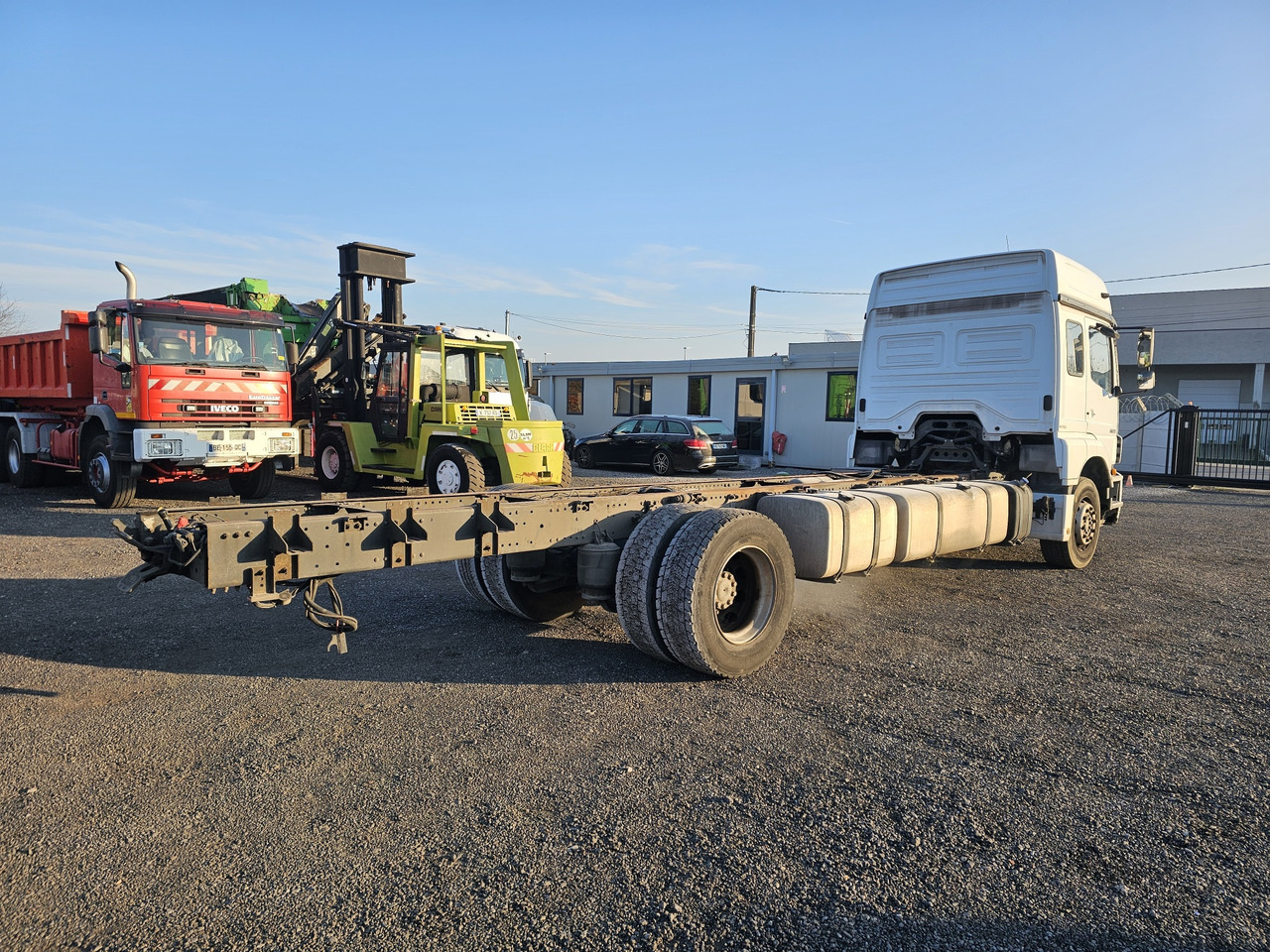 MERCEDES-BENZ AXOR 1829 - الشاسيه شاحنة: صور 3 MERCEDES-BENZ AXOR 1829 - الشاسيه شاحنة: صور 3