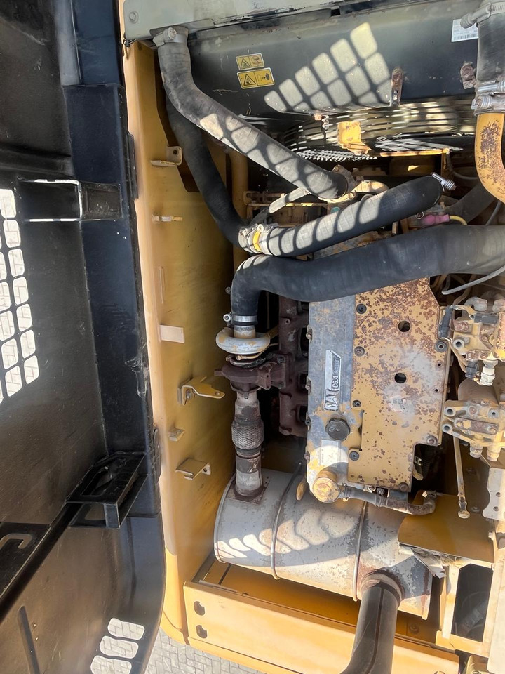 CATERPILLAR 323DL - حفارات زحافة: صور 2 CATERPILLAR 323DL - حفارات زحافة: صور 2