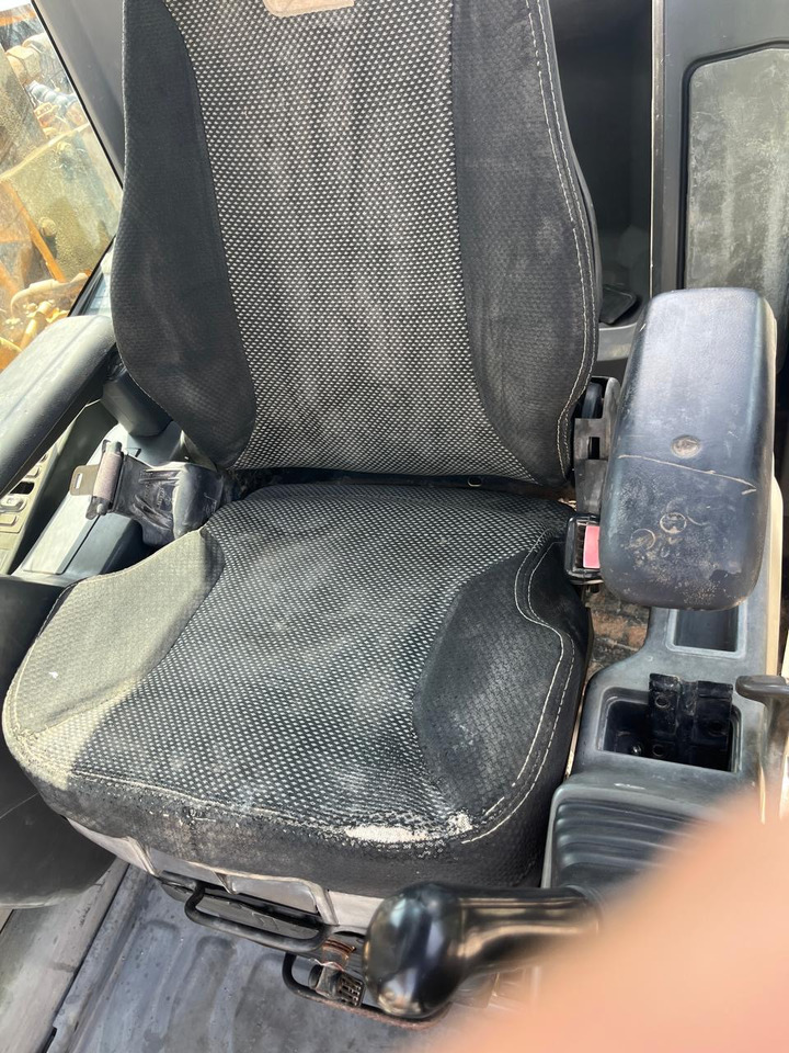 CATERPILLAR 323DL - حفارات زحافة: صور 5 CATERPILLAR 323DL - حفارات زحافة: صور 5