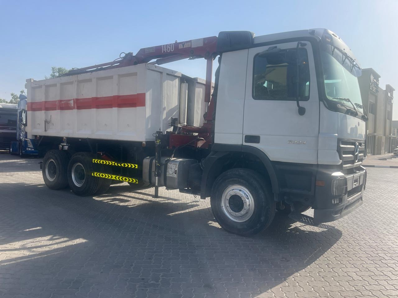 MERCEDES-BENZ 3332 - شاحنة جرار: صور 1 MERCEDES-BENZ 3332 - شاحنة جرار: صور 1