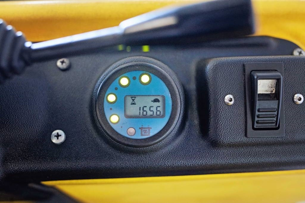 DEC Modena - جرار السحب الكهربائي: صور 4 DEC Modena - جرار السحب الكهربائي: صور 4