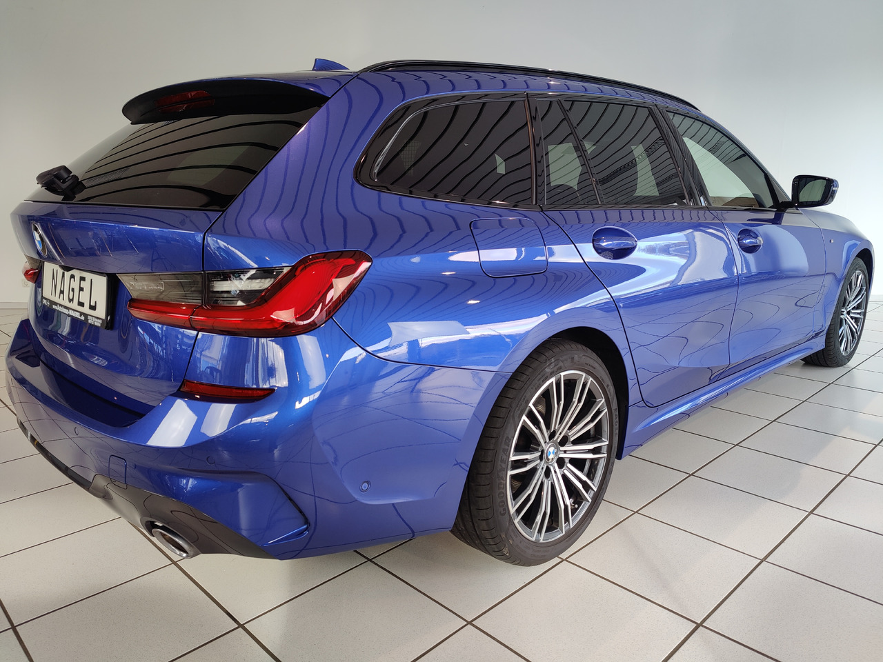 BMW 320 d xDrive Touring M Sport Nav Leder Rükam AHK - سيارة ستيشن: صور 5 BMW 320 d xDrive Touring M Sport Nav Leder Rükam AHK - سيارة ستيشن: صور 5