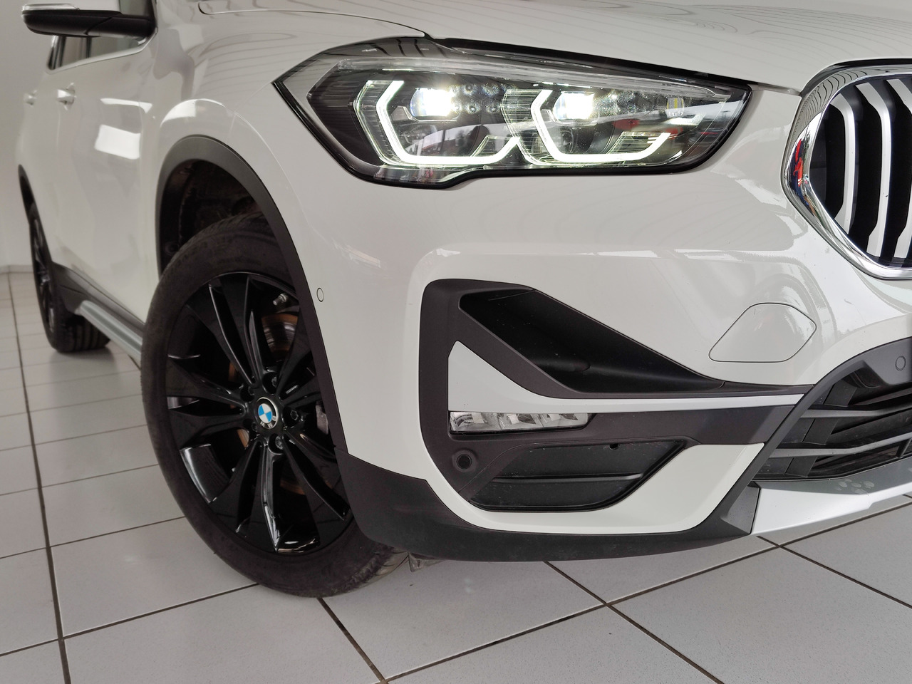 BMW X1 xDrive 20 i xLine Navi Rükam Leder DAB - سيارة دفع رباعي: صور 3 BMW X1 xDrive 20 i xLine Navi Rükam Leder DAB - سيارة دفع رباعي: صور 3