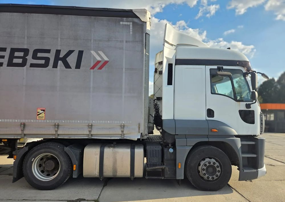 Ford CARGO - شاحنة جرار: صور 5 Ford CARGO - شاحنة جرار: صور 5