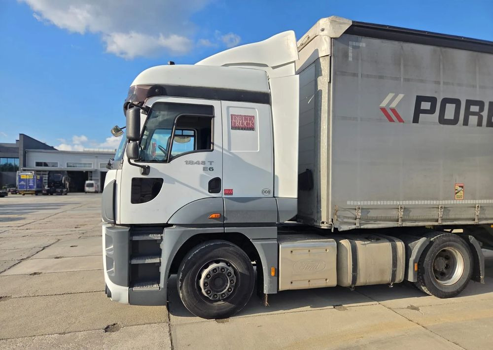 Ford CARGO - شاحنة جرار: صور 4 Ford CARGO - شاحنة جرار: صور 4