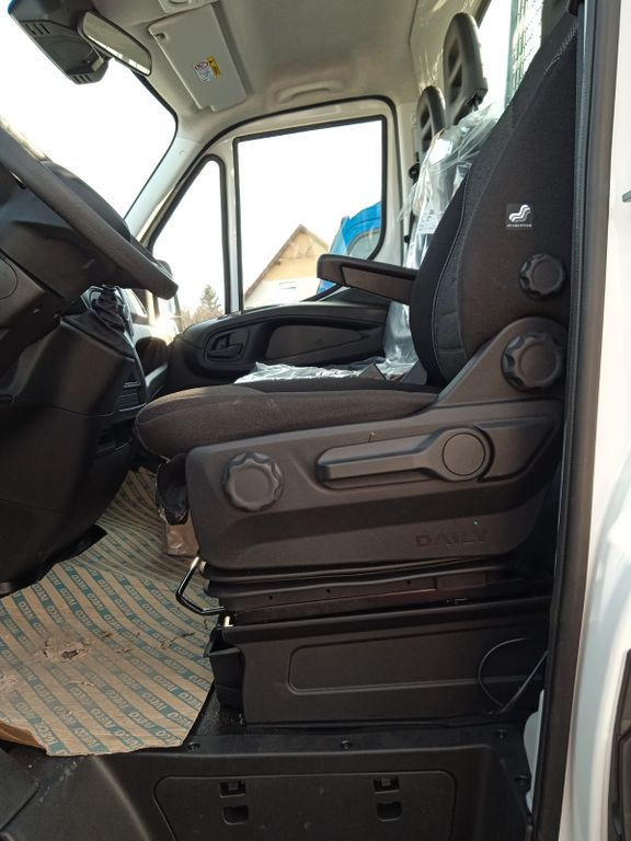 Iveco Daily 35C18H Dreiseitenkipper Iveco Daily 35C18H Dreiseitenkipper - قلاب صغير: صور 4 Iveco Daily 35C18H Dreiseitenkipper Iveco Daily 35C18H Dreiseitenkipper - قلاب صغير: صور 4