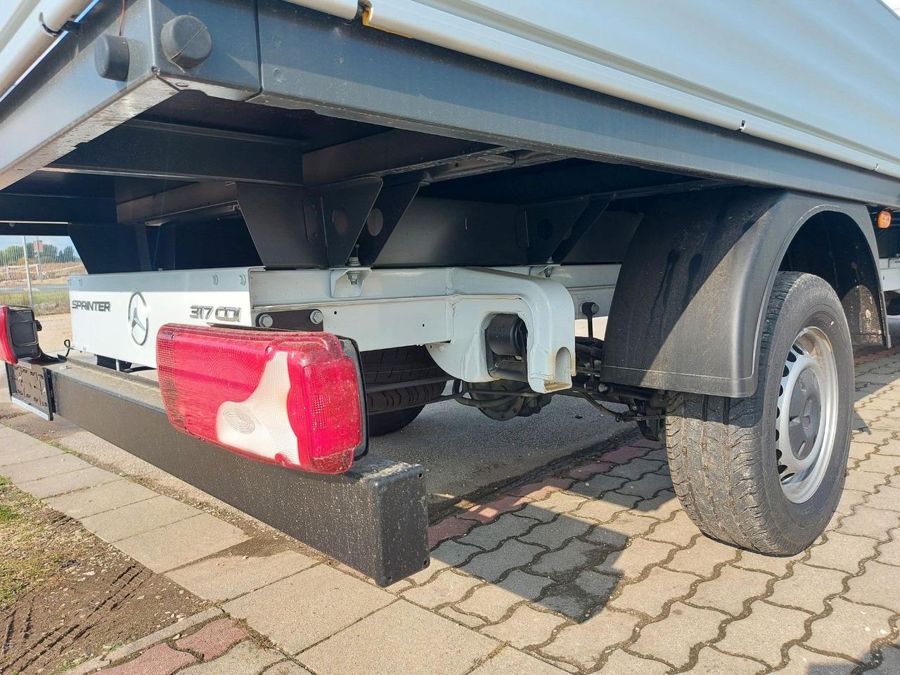 الشاحنات الصغيرة المسطحة Mercedes-Benz Sprinter 315Pritsche: صور 12 الشاحنات الصغيرة المسطحة Mercedes-Benz Sprinter 315Pritsche: صور 12