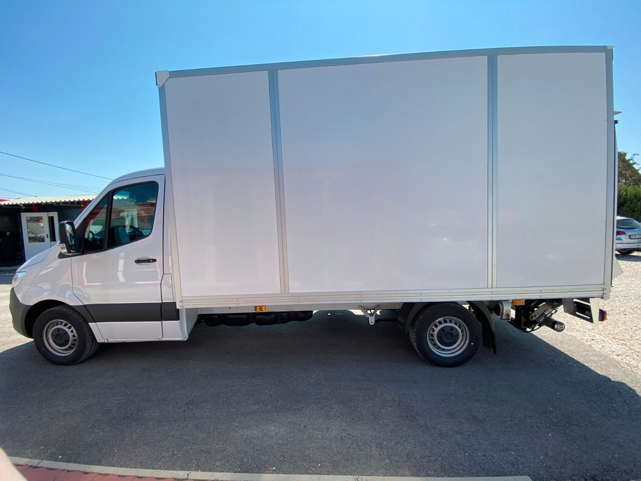 Mercedes-Benz Sprinter 317 Koffer+LBW - الشاحنات الصغيرة صندوق مغلق: صور 3 Mercedes-Benz Sprinter 317 Koffer+LBW - الشاحنات الصغيرة صندوق مغلق: صور 3