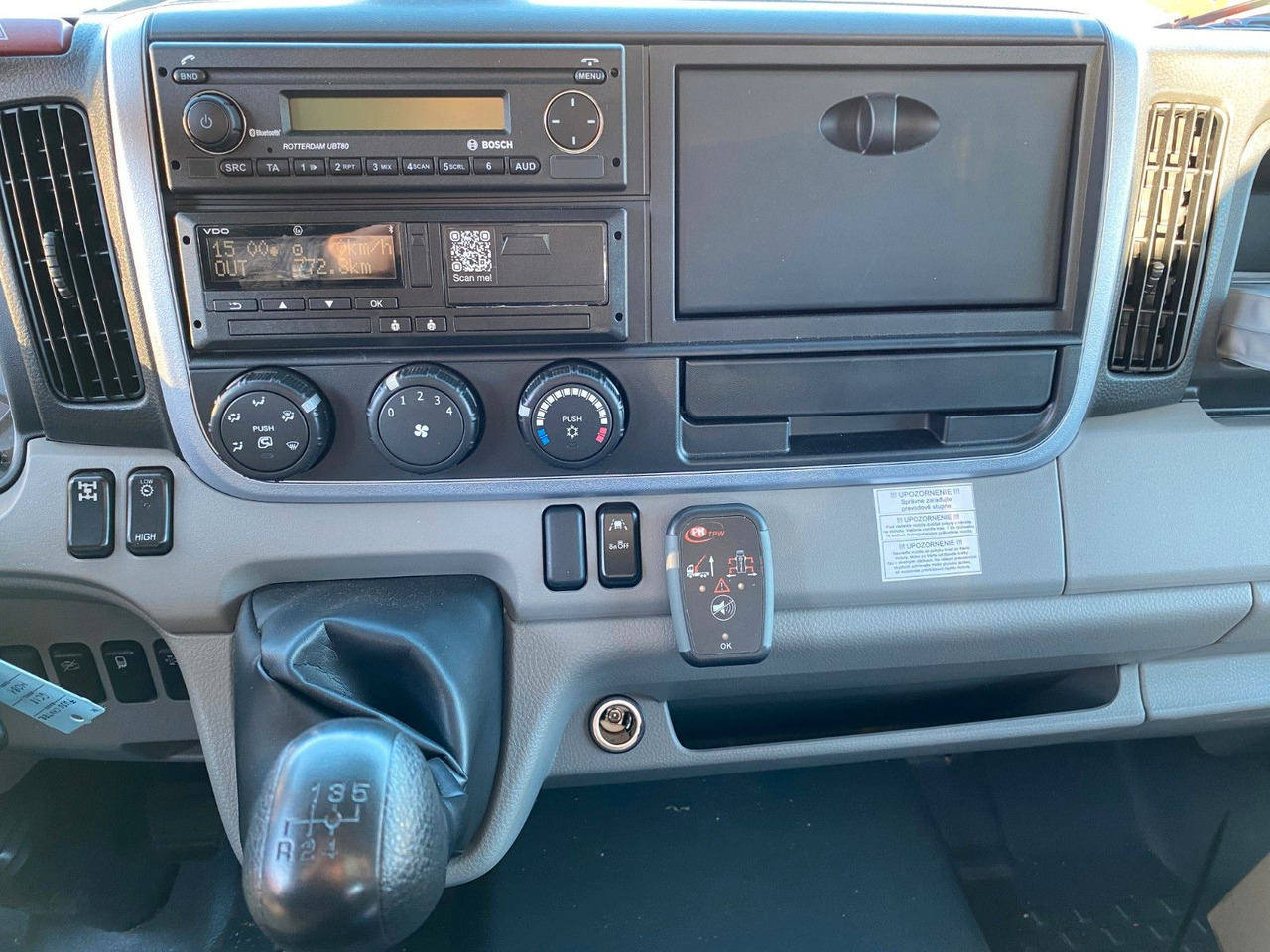 Mitsubishi FUSO CANTER 6C18 4WD PRITSCHE+PM 6522P KRAN - الشاحنات الصغيرة المسطحة: صور 5 Mitsubishi FUSO CANTER 6C18 4WD PRITSCHE+PM 6522P KRAN - الشاحنات الصغيرة المسطحة: صور 5