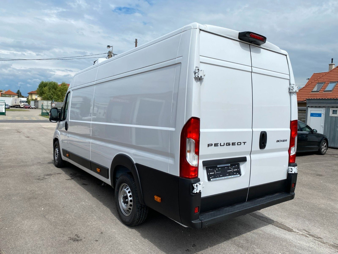 Peugeot Boxer Kasten Hochraum 435 L4H2 BlueHDi 140 Peugeot Boxer Kühlkasten 435 L4H2 BlueHDi 140 - فان: صور 4 Peugeot Boxer Kasten Hochraum 435 L4H2 BlueHDi 140 Peugeot Boxer Kühlkasten 435 L4H2 BlueHDi 140 - فان: صور 4