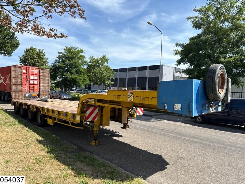 ACTM Lowbed 70.000 KG, 2,5mtr + 2x 0,35 mtr - عربة مسطحة منخفضة نصف مقطورة: صور 4 ACTM Lowbed 70.000 KG, 2,5mtr + 2x 0,35 mtr - عربة مسطحة منخفضة نصف مقطورة: صور 4