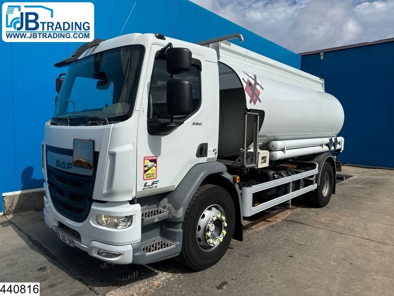 DAF LF 280 EURO 6, Manual, 13,390 litres, 5 Comp. - شاحنة صهريج: صور 1 DAF LF 280 EURO 6, Manual, 13,390 litres, 5 Comp. - شاحنة صهريج: صور 1