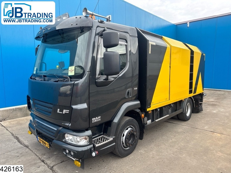 DAF LF45 250 EURO 5, Manual, Bitumen sprayer - شاحنة صهريج: صور 1 DAF LF45 250 EURO 5, Manual, Bitumen sprayer - شاحنة صهريج: صور 1