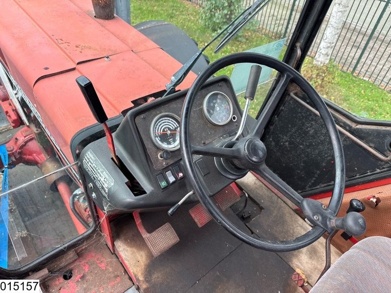 International 955A - جرار: صور 5 International 955A - جرار: صور 5