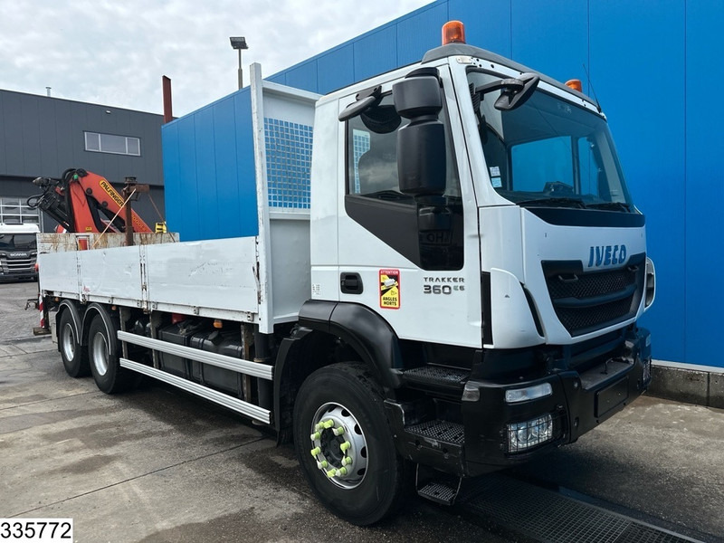 Iveco Trakker 360 6X4, EURO 6, Palfinger, Retarder, Steel suspension - شاحنات مسطحة, شاحنة كرين: صور 3 Iveco Trakker 360 6X4, EURO 6, Palfinger, Retarder, Steel suspension - شاحنات مسطحة, شاحنة كرين: صور 3