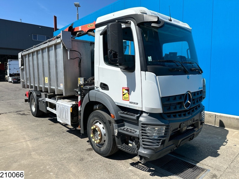 Mercedes-Benz Arocs 1833 EURO 6, Kipper, Palfinger - قلابات, شاحنة كرين: صور 3 Mercedes-Benz Arocs 1833 EURO 6, Kipper, Palfinger - قلابات, شاحنة كرين: صور 3