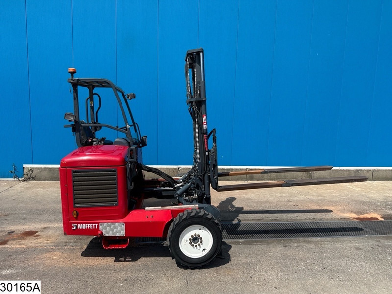 Moffett M5 20.4 1889 Hr, 26.1 kW - رافعة شوكية ديزل: صور 2 Moffett M5 20.4 1889 Hr, 26.1 kW - رافعة شوكية ديزل: صور 2