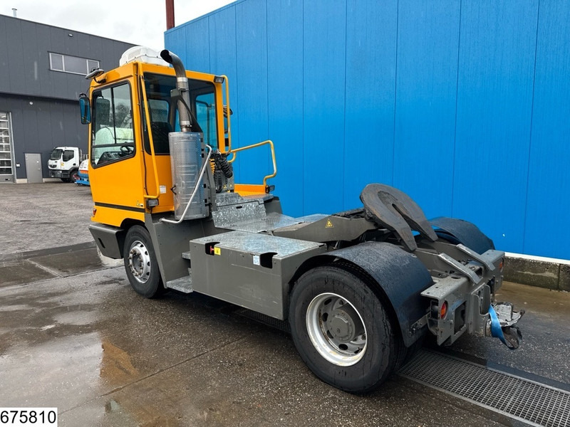 Terberg YT 182 Terminal tractor, 22.079 Operating hours - شاحنة جرار: صور 4 Terberg YT 182 Terminal tractor, 22.079 Operating hours - شاحنة جرار: صور 4