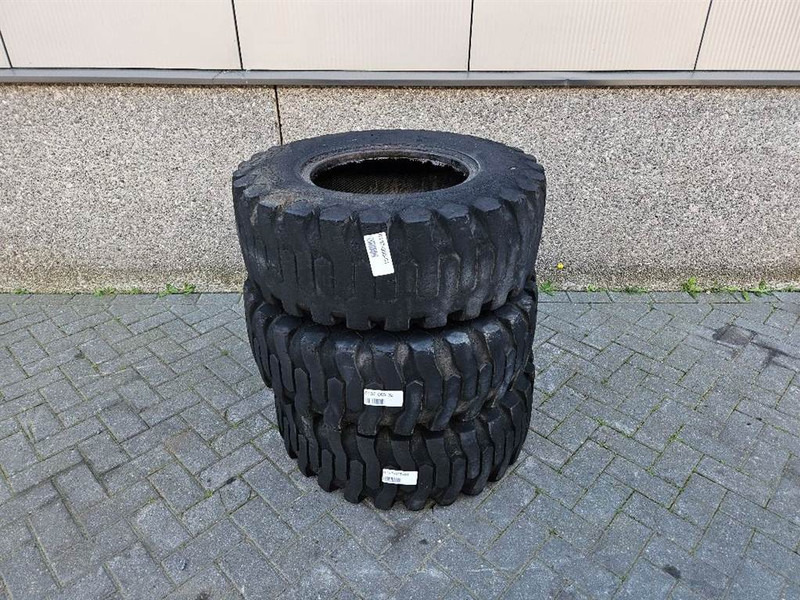 Ahlmann AL95-Titan 12.5/80-18-Tire/Reifen/Band - الإطارات والجنوط - آلات البناء: صور 1 Ahlmann AL95-Titan 12.5/80-18-Tire/Reifen/Band - الإطارات والجنوط - آلات البناء: صور 1