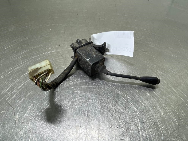 Ahlmann AZ14-4117475A-Steer col switch/Lenkstockschalter - النظام الكهربائي - آلات البناء: صور 1 Ahlmann AZ14-4117475A-Steer col switch/Lenkstockschalter - النظام الكهربائي - آلات البناء: صور 1