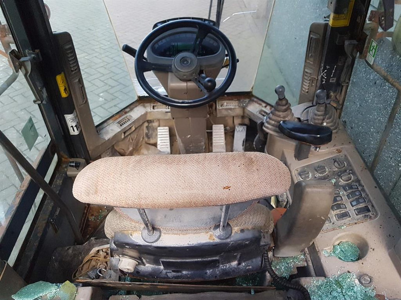 Case 821C / 921C - Cabin/Kabine/Cabine - الكابينة والداخلية - آلات البناء: صور 5 Case 821C / 921C - Cabin/Kabine/Cabine - الكابينة والداخلية - آلات البناء: صور 5