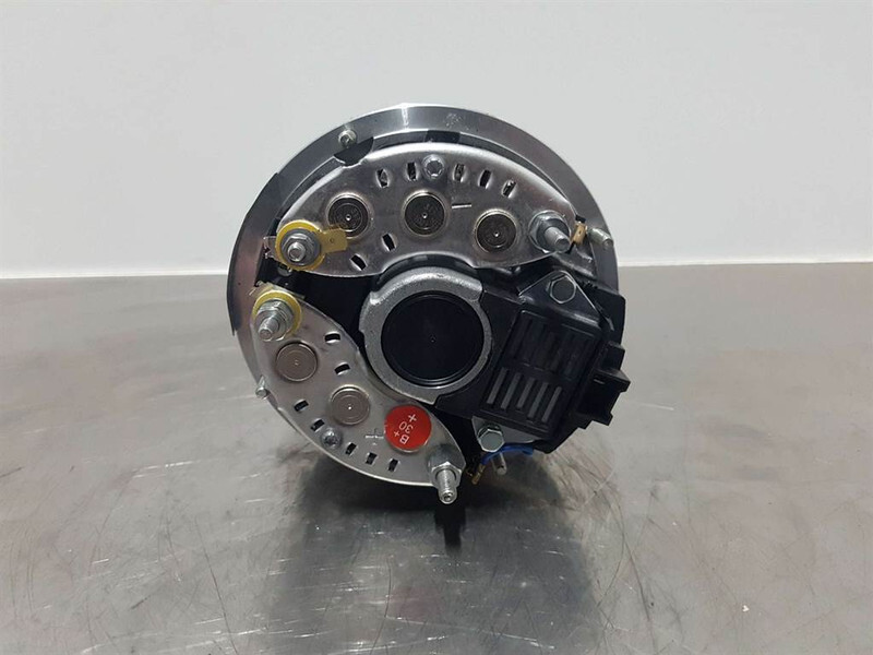 Deutz 1011-14V 60A-Alternator/Lichtmaschine/Dynamo - المحرك - آلات البناء: صور 5 Deutz 1011-14V 60A-Alternator/Lichtmaschine/Dynamo - المحرك - آلات البناء: صور 5