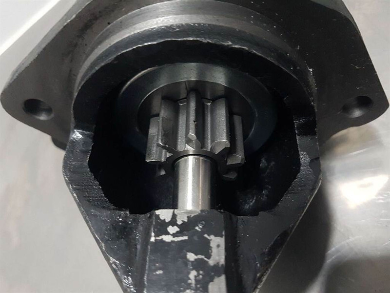 Deutz 1012/1013-24V 9T 4,0KW-Starter/Anlasser/Startmotor - المحرك - آلات البناء: صور 4 Deutz 1012/1013-24V 9T 4,0KW-Starter/Anlasser/Startmotor - المحرك - آلات البناء: صور 4