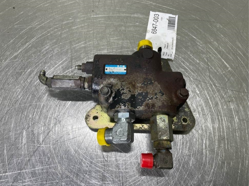 Hitachi ZW95LSD-Eaton 606-9207-002-Valve/Ventile/Ventiel - علم السوائل المتحركة - آلات البناء: صور 1 Hitachi ZW95LSD-Eaton 606-9207-002-Valve/Ventile/Ventiel - علم السوائل المتحركة - آلات البناء: صور 1