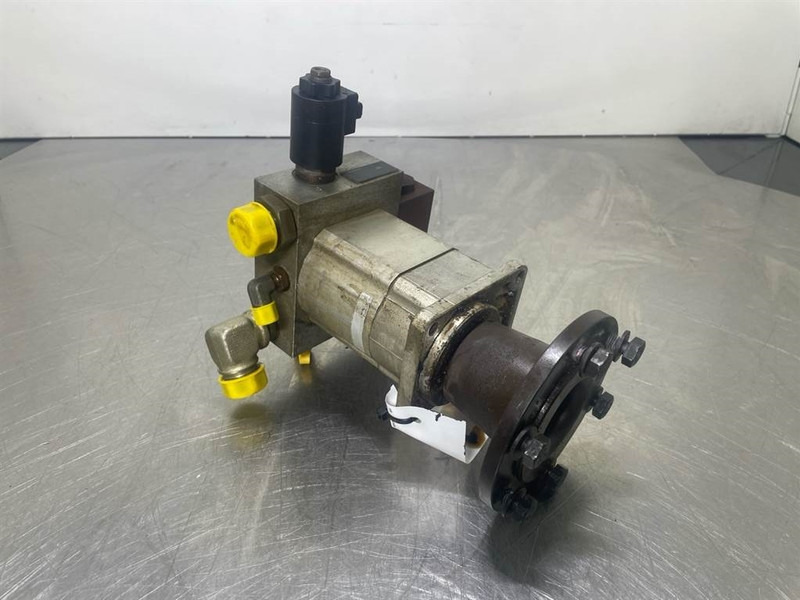 Hyundai HL757-7A-11LD-30700 / VAD0511111-Fan motor - علم السوائل المتحركة - آلات البناء: صور 1 Hyundai HL757-7A-11LD-30700 / VAD0511111-Fan motor - علم السوائل المتحركة - آلات البناء: صور 1