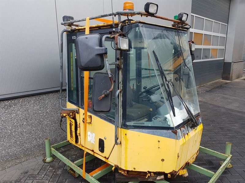 Komatsu WA 320 - 5H - Cabin/Kabine/Cabine - الكابينة والداخلية - آلات البناء: صور 2 Komatsu WA 320 - 5H - Cabin/Kabine/Cabine - الكابينة والداخلية - آلات البناء: صور 2