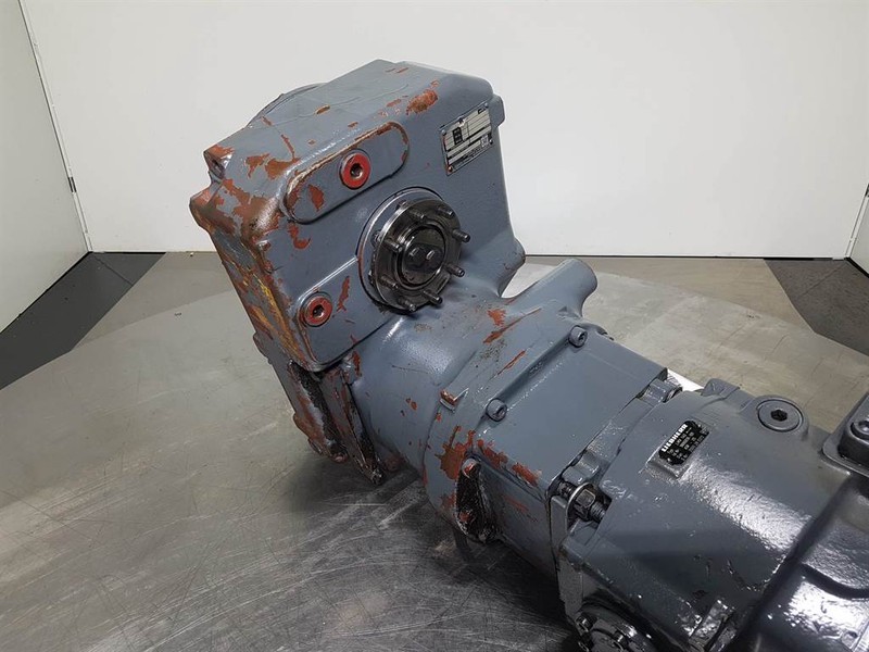 Liebherr A924 - 5008263-ZF 2HL-100-Transmission/Getriebe - علبة التروس و قطع الغيار - آلات البناء: صور 5 Liebherr A924 - 5008263-ZF 2HL-100-Transmission/Getriebe - علبة التروس و قطع الغيار - آلات البناء: صور 5
