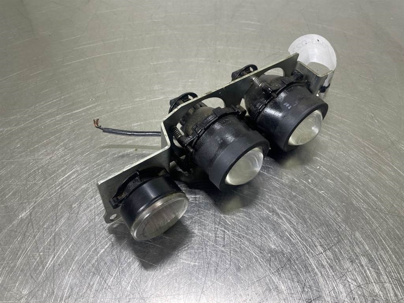 Mecalac 12MTX-5170184/5170185/5170186-Light/Leuchte - النظام الكهربائي - آلات البناء: صور 2 Mecalac 12MTX-5170184/5170185/5170186-Light/Leuchte - النظام الكهربائي - آلات البناء: صور 2