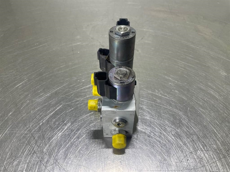 Mecalac 12MTX-6090387-Servo valve/Servoventil/Servoventiel - علم السوائل المتحركة - آلات البناء: صور 3 Mecalac 12MTX-6090387-Servo valve/Servoventil/Servoventiel - علم السوائل المتحركة - آلات البناء: صور 3