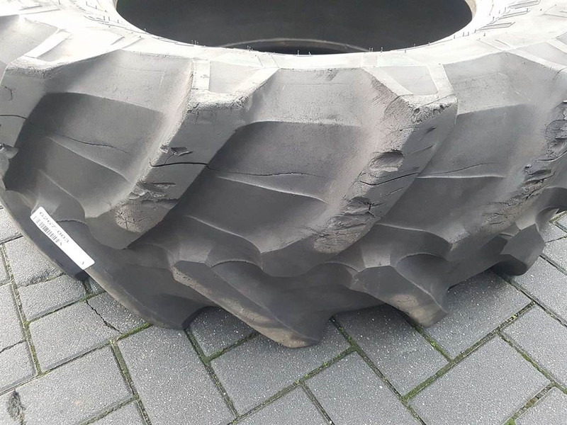 Pirelli 420/70R28-Tire/Reifen/Band - الإطارات والجنوط - آلات البناء: صور 3 Pirelli 420/70R28-Tire/Reifen/Band - الإطارات والجنوط - آلات البناء: صور 3