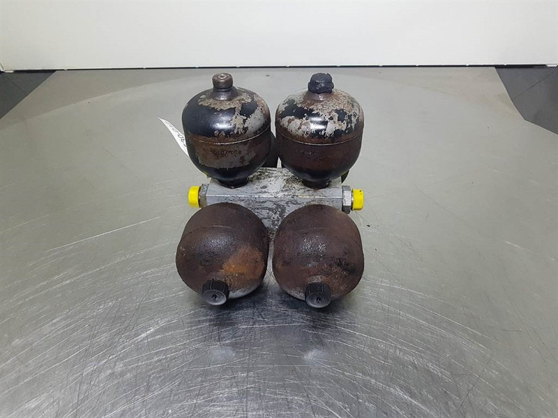 Terex TL210-Hydac SBO250-0,75E1/112U-Accumulator - علم السوائل المتحركة - آلات البناء: صور 2 Terex TL210-Hydac SBO250-0,75E1/112U-Accumulator - علم السوائل المتحركة - آلات البناء: صور 2