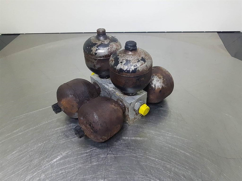 Terex TL210-Hydac SBO250-0,75E1/112U-Accumulator - علم السوائل المتحركة - آلات البناء: صور 3 Terex TL210-Hydac SBO250-0,75E1/112U-Accumulator - علم السوائل المتحركة - آلات البناء: صور 3