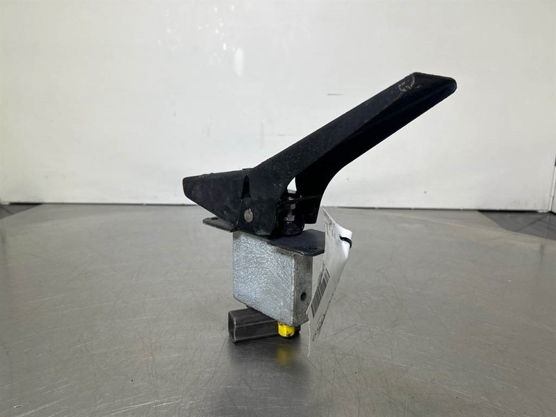 Terex TW150-Atlas 6073926-Pedal/Pedaal - الكابينة والداخلية - آلات البناء: صور 4 Terex TW150-Atlas 6073926-Pedal/Pedaal - الكابينة والداخلية - آلات البناء: صور 4