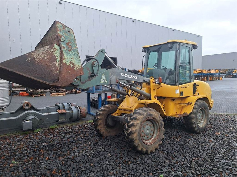 Volvo L30D - (For parts) - اللودر بعجل: صور 1 Volvo L30D - (For parts) - اللودر بعجل: صور 1