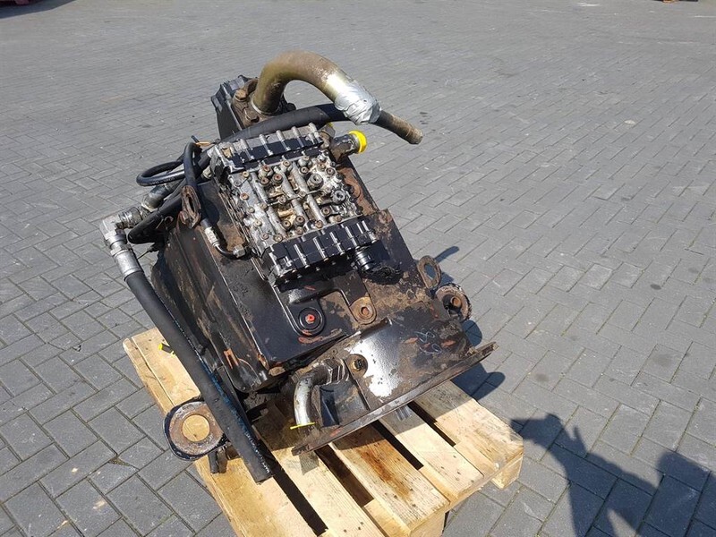 ZF - Transmission/Getriebe/Transmissiebak - علبة التروس و قطع الغيار - آلات البناء: صور 3 ZF - Transmission/Getriebe/Transmissiebak - علبة التروس و قطع الغيار - آلات البناء: صور 3