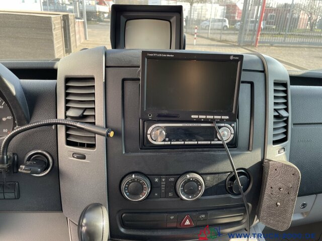 Mercedes-Benz 515 CDI Ölspurreiniger Technik Bj. 2013 - سياره كنس شوارع: صور 5 Mercedes-Benz 515 CDI Ölspurreiniger Technik Bj. 2013 - سياره كنس شوارع: صور 5