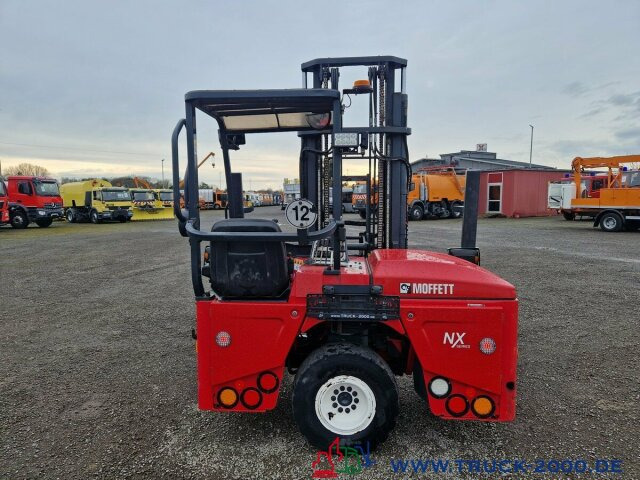 رافعة شوكية مثبتة على شاحنة Moffett Mitnahmestapler 4 Wege Allrad NX Typ M 4 25.4: صور 10