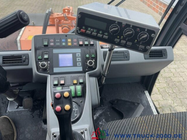 Multicar Tremo X56 Winterdienst Streuer + Besen NUR9769KM - سياره كنس شوارع: صور 4 Multicar Tremo X56 Winterdienst Streuer + Besen NUR9769KM - سياره كنس شوارع: صور 4